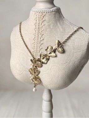GORGEOUS Gold Floral Statement Necklace Pearl Pendant - Party Event BOHO